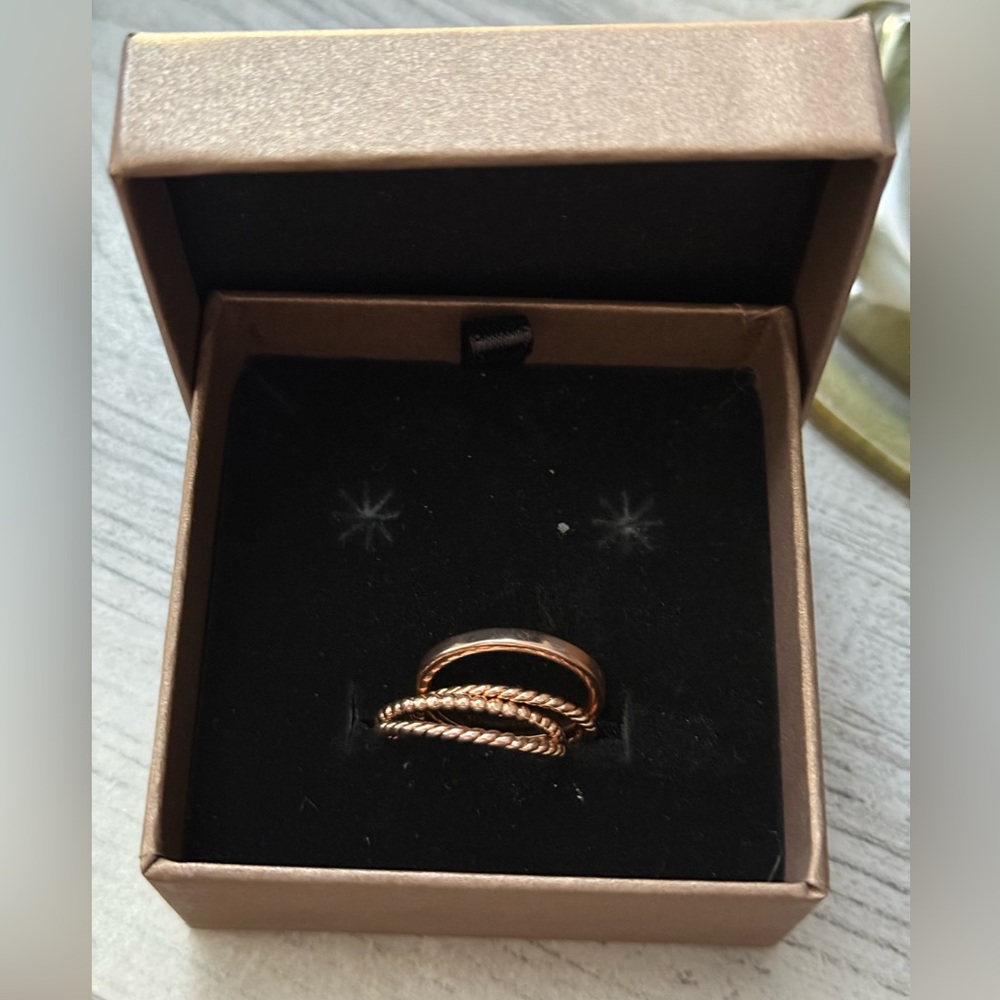 Rose Gold stackable ring set - Picture 2 of 6